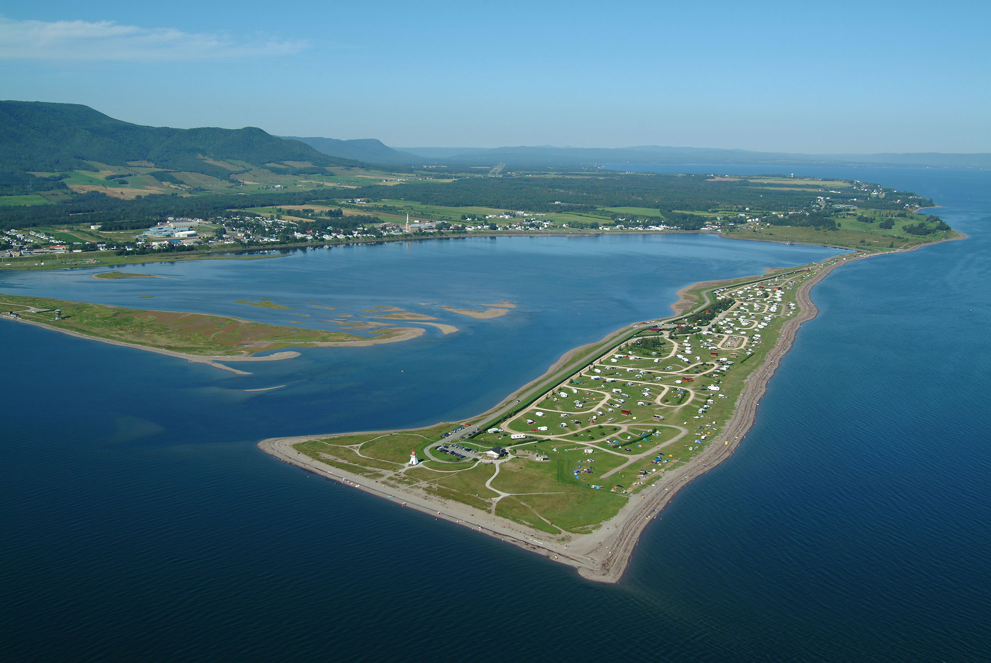 Vue aérienne du Camping municipal de Carleton-sur-Mer.